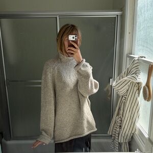 Babaa Turtleneck Sweater in Light Gray